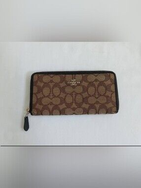 Coach Accordion Zip Wallet in Khaki/Brown Signature Canvas